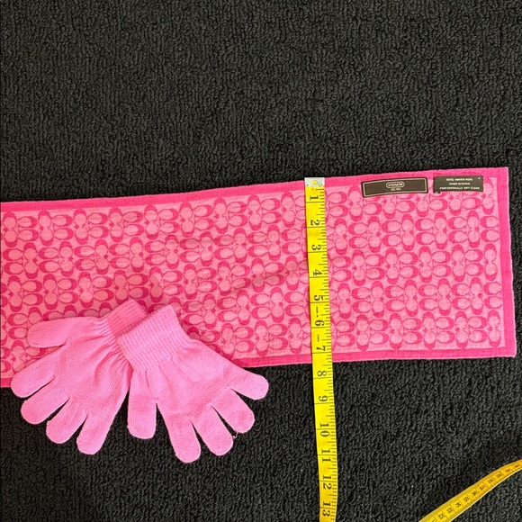 ** CHRISTMAS SPECIAL ** COACH Scarf - Picture 4 of 10